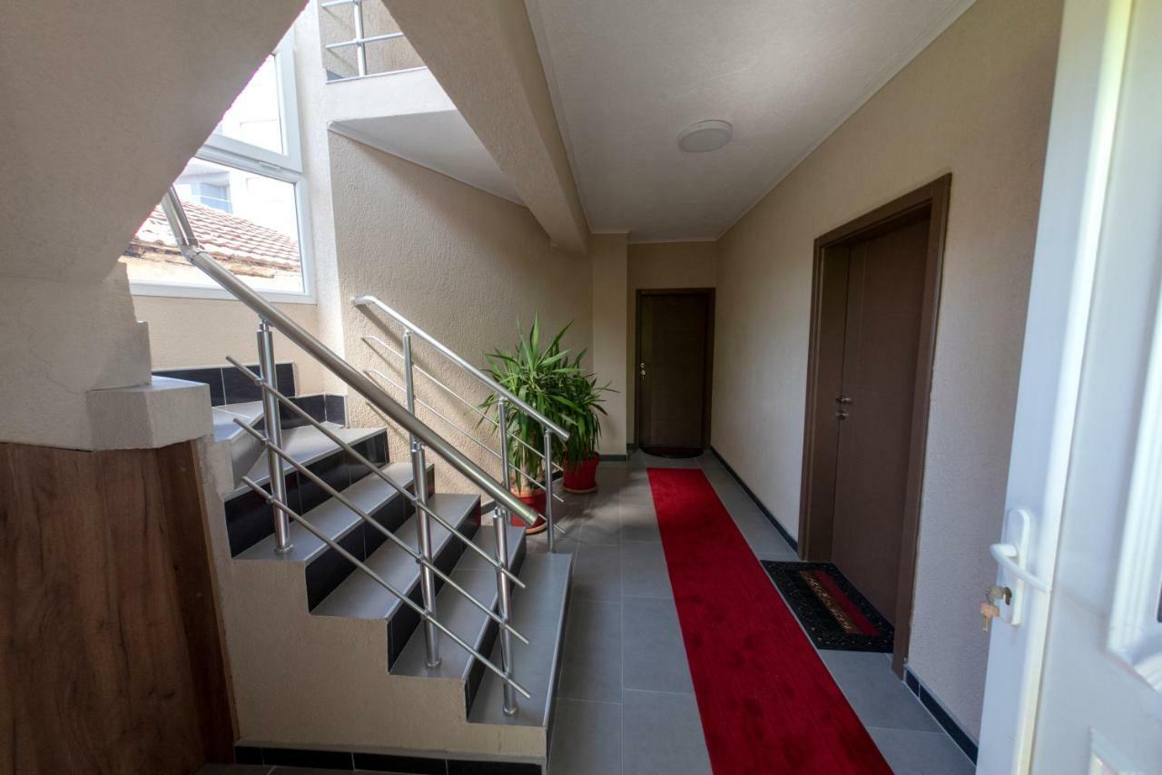 Dionis Rooms & Apartments 普里莱普 外观 照片