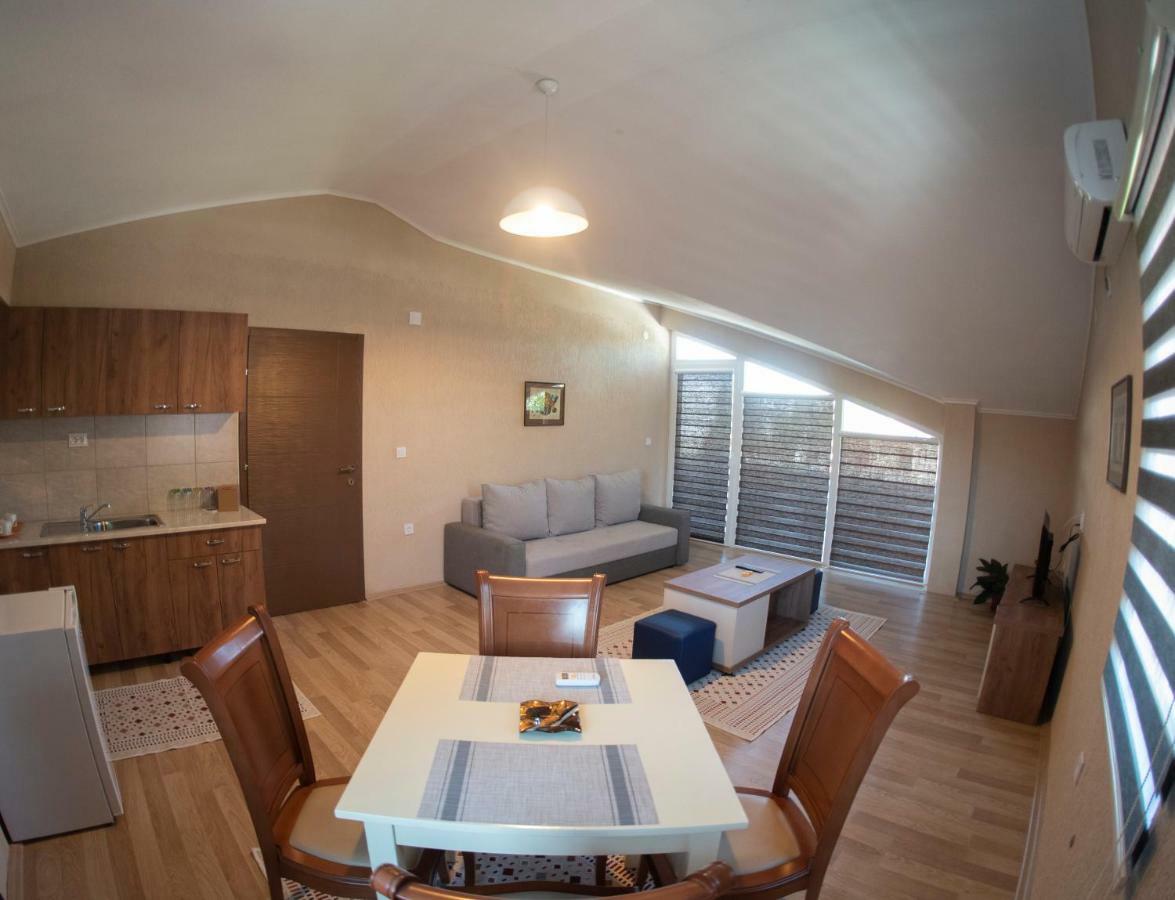 Dionis Rooms & Apartments 普里莱普 外观 照片