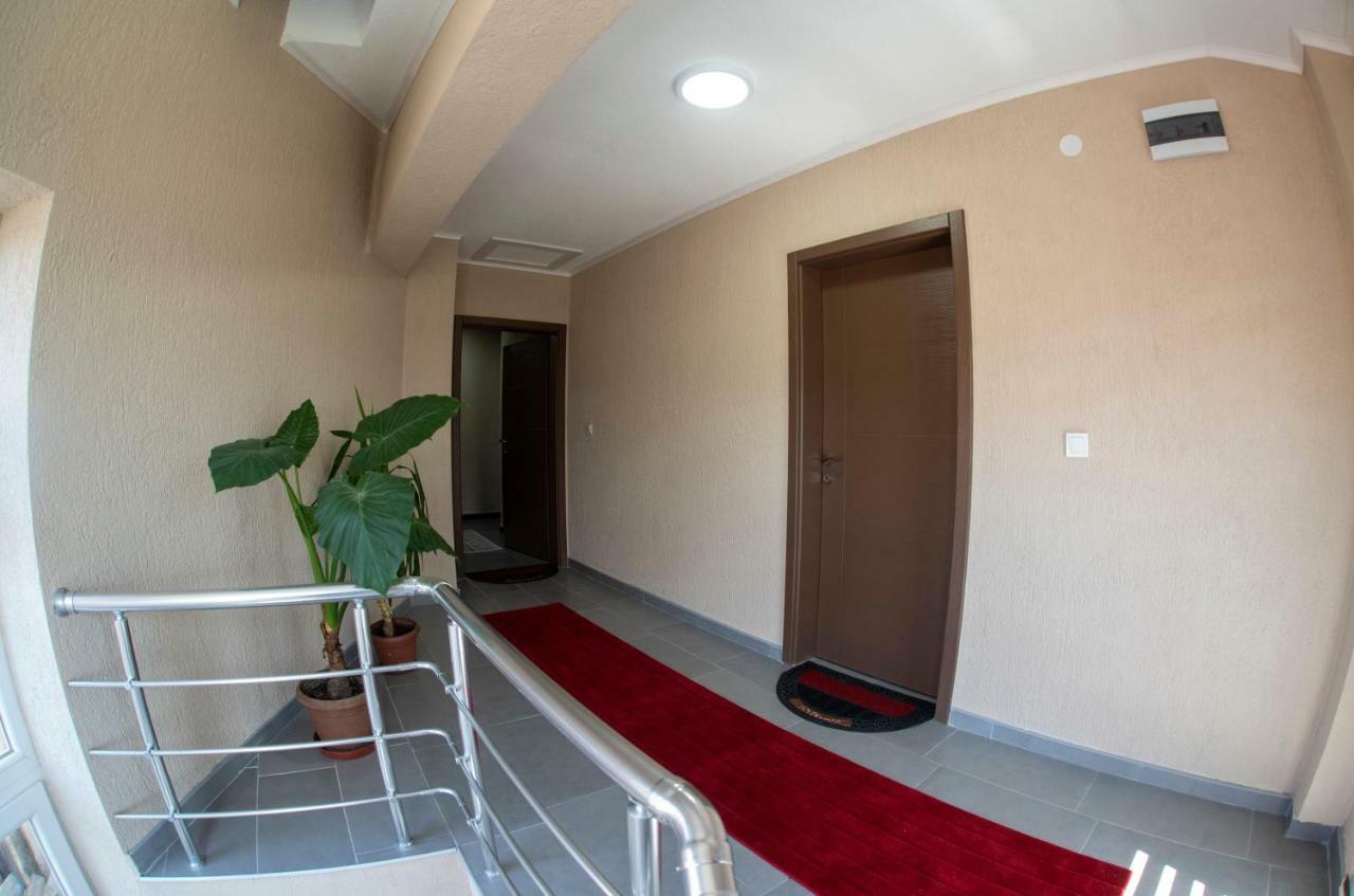 Dionis Rooms & Apartments 普里莱普 外观 照片