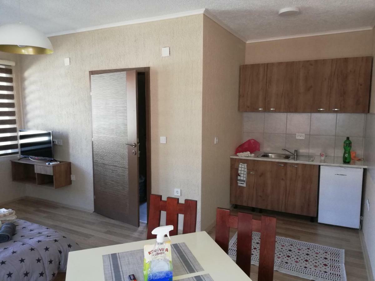 Dionis Rooms & Apartments 普里莱普 外观 照片